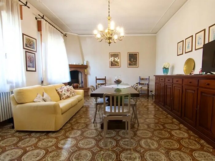 Casa con 10 locali in vendita in Ronco All'Adige