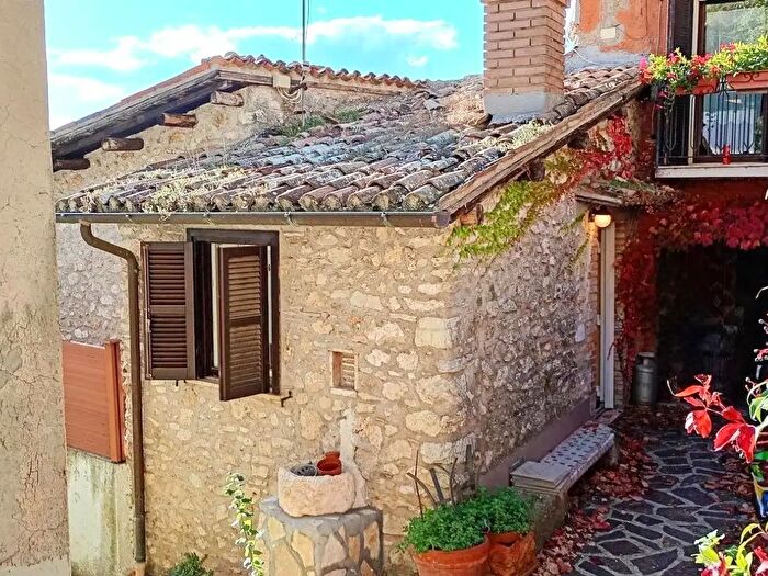 Casa trilocale in vendita in Via Fratelli Cairoli Snc, Cantalice