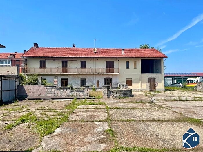 Casa con 8 locali in vendita in None Via Santa Rosa, None