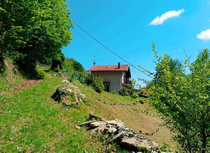 Casa con 5 locali in vendita in Arola, Arola