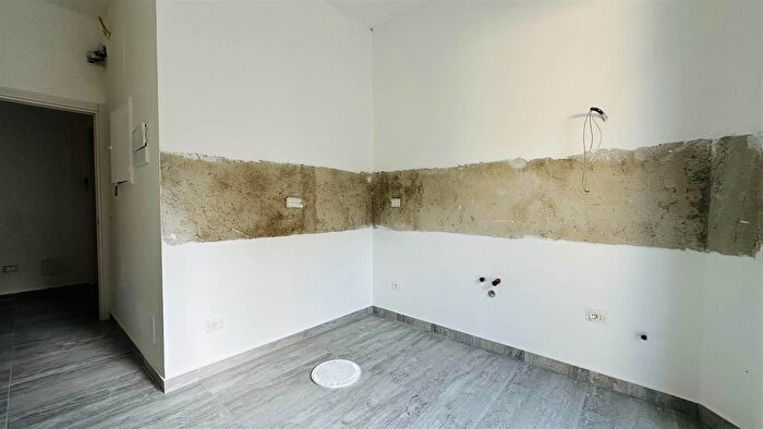 Appartamento trilocale in vendita in Via Gabriele dAnnunzioFirenze, Firenze