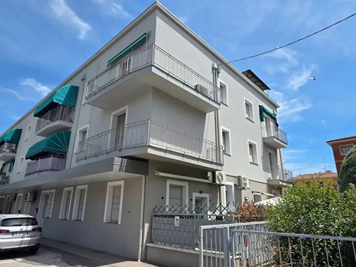 Appartamento quadrilocale in vendita in Via Genuzio Bentini, Bologna