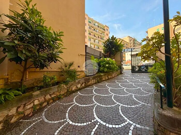 Appartamento trilocale in vendita in Via Francesco Verrotti, Napoli