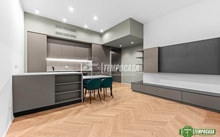 Appartamento trilocale in vendita in Corso di Porta Nuova, Milano