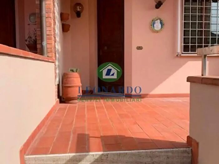 Casa con 7 locali in vendita in Montecatini Terme