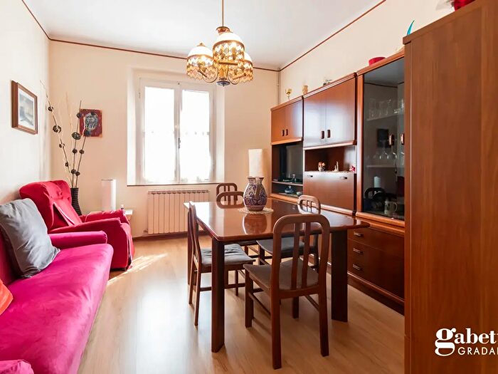 Appartamento con 6 locali in vendita in Via Mercato, Gradara