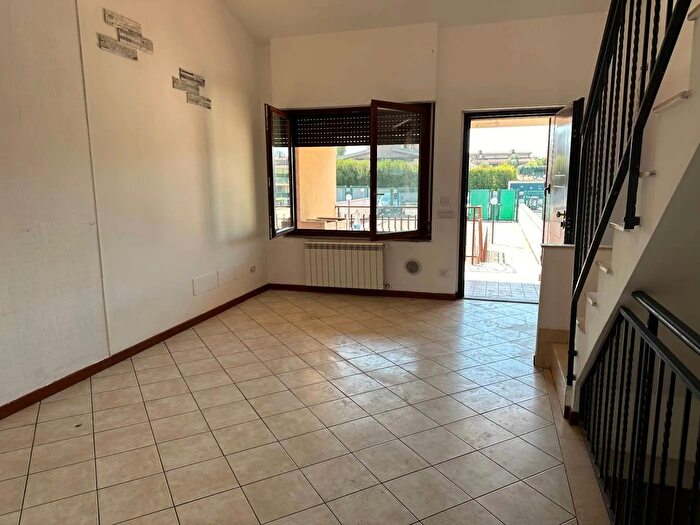 Casa con 5 locali in vendita in Via Guglielmo Cappa, Roma