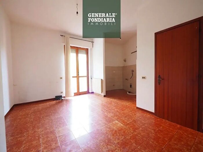 Appartamento trilocale in vendita in Follo