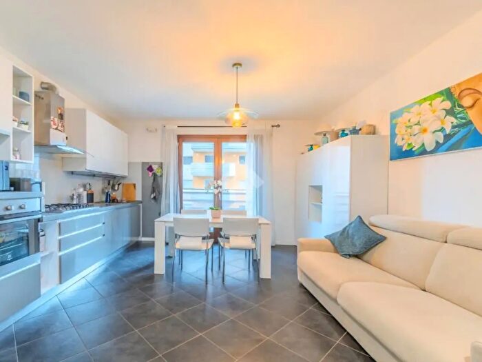 Appartamento trilocale in vendita in Viale Sarca, Milano