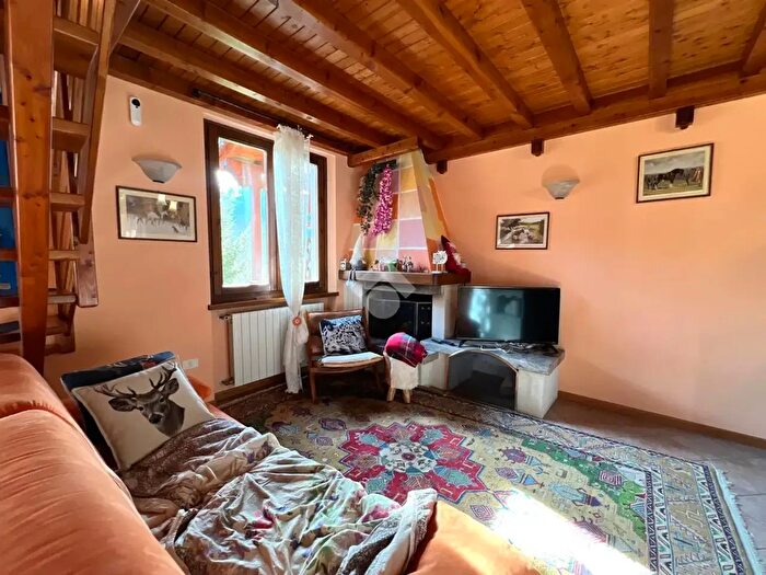 Appartamento trilocale in vendita in Via Caadura, Onore