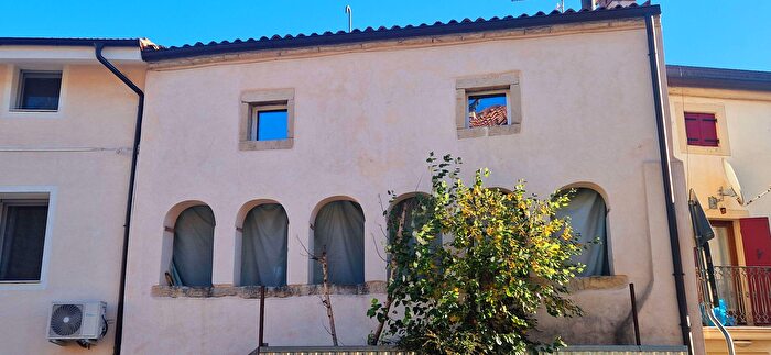 Casa con 12 locali in vendita in Vittorio Veneto