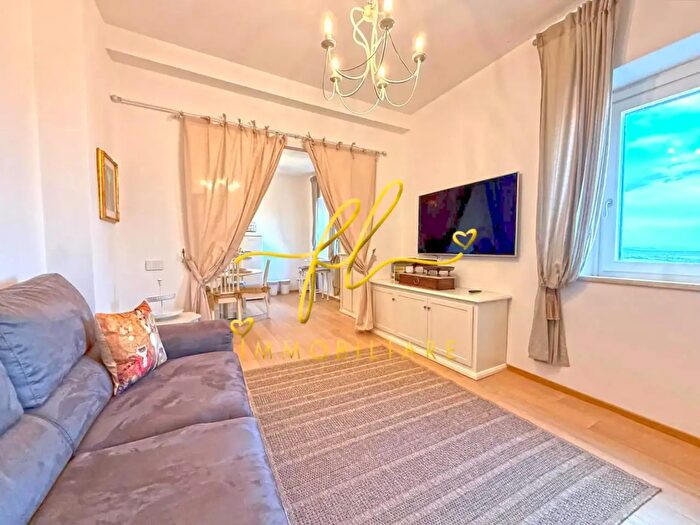 Appartamento trilocale in vendita in Casale Marittimo