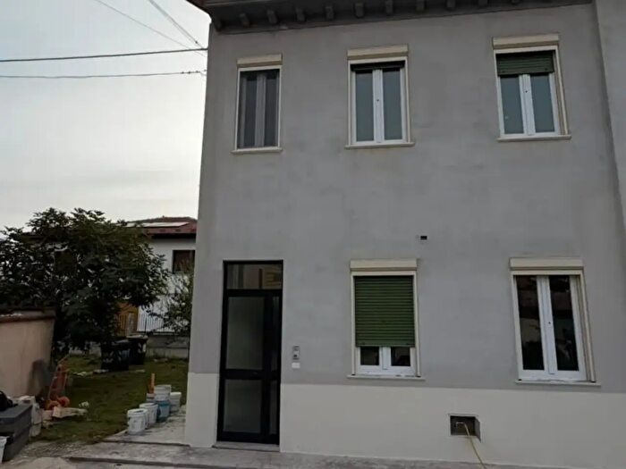 Appartamento trilocale in affitto in Via Monte Cassino B, Casale Monferrato
