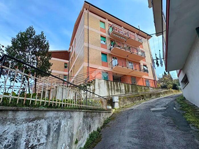 Appartamento bilocale in vendita in Via Cingoli, Ancona