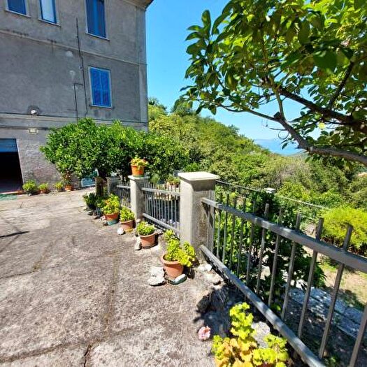 Appartamento con 6 locali in vendita in Via Santa Maria delle Grazie, Maratea