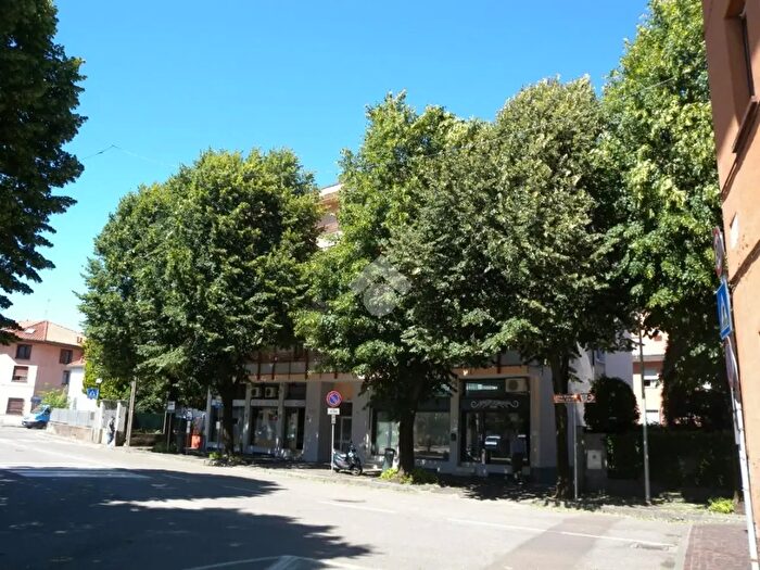 Appartamento trilocale in vendita in Largo Croce, Origgio