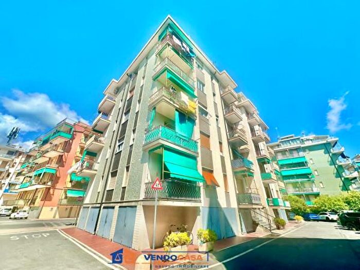 Appartamento bilocale in vendita in Piazza Antonio Gramsci, Borghetto Santo Spirito