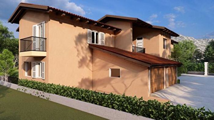 Casa trilocale in vendita in Via Combe, Chiusa Di Pesio