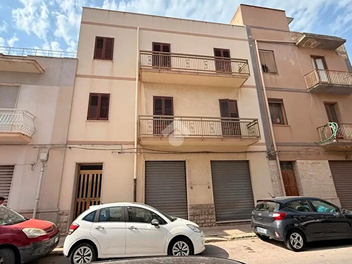Casa con 5 locali in vendita in Via del Salice, Trapani