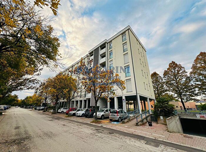 Appartamento quadrilocale in vendita in Via Corbari, Faenza