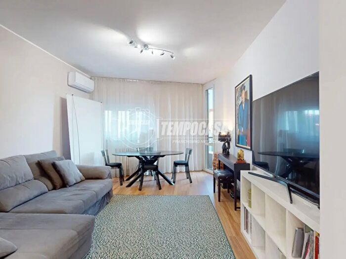 Appartamento trilocale in vendita in Via Generale Mac Mahon, Milano