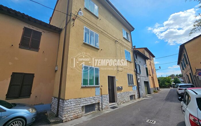 Appartamento trilocale in vendita in Via Camerini, Castel Bolognese