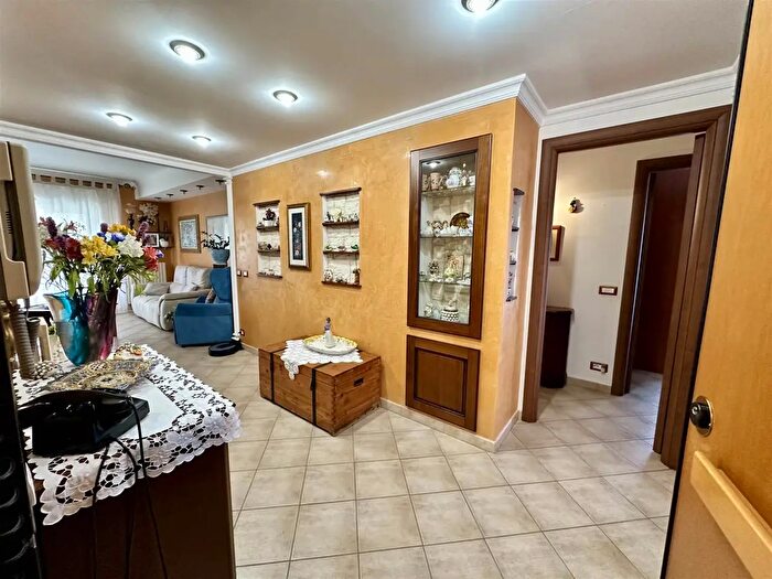 Appartamento con 5 locali in vendita in Via Monte Ortigara, Ragusa