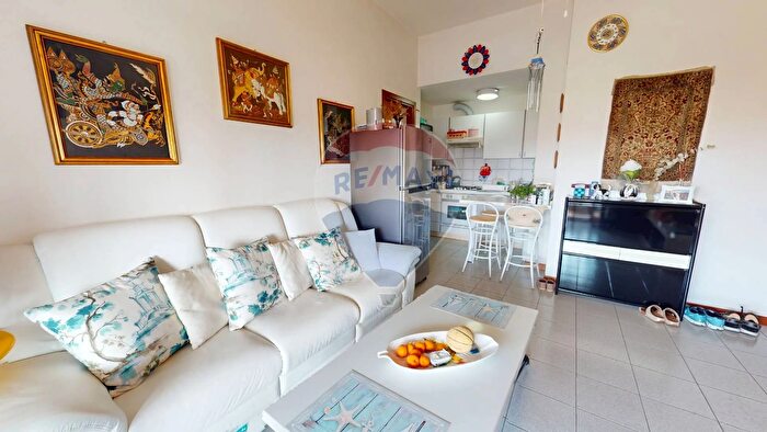 Appartamento trilocale in vendita in Viareggio