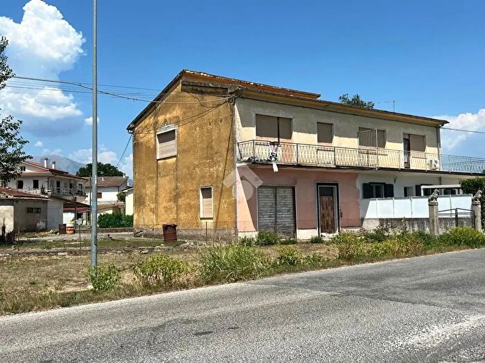 Case in Vendita e in Affitto - 2
