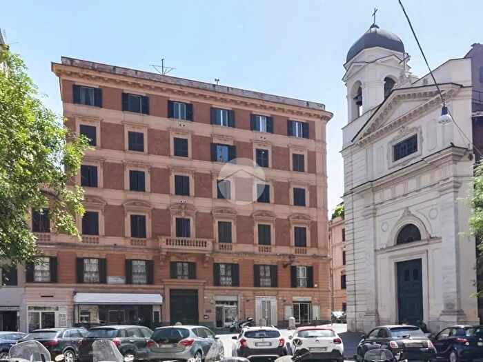 Appartamento trilocale in vendita in Via di San Vito, Roma