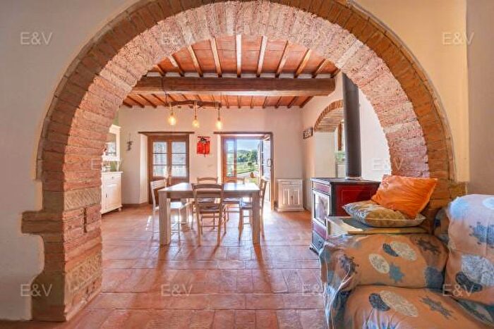 Casa quadrilocale in vendita in Via delle Querci, Bucine