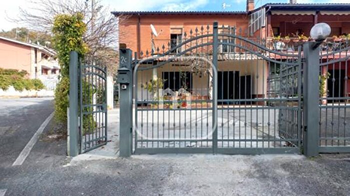 Appartamento trilocale in vendita in Via Cesare Pavese, Genazzano