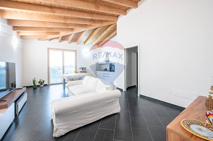 Appartamento quadrilocale in vendita in Via Villascassa, Viadana