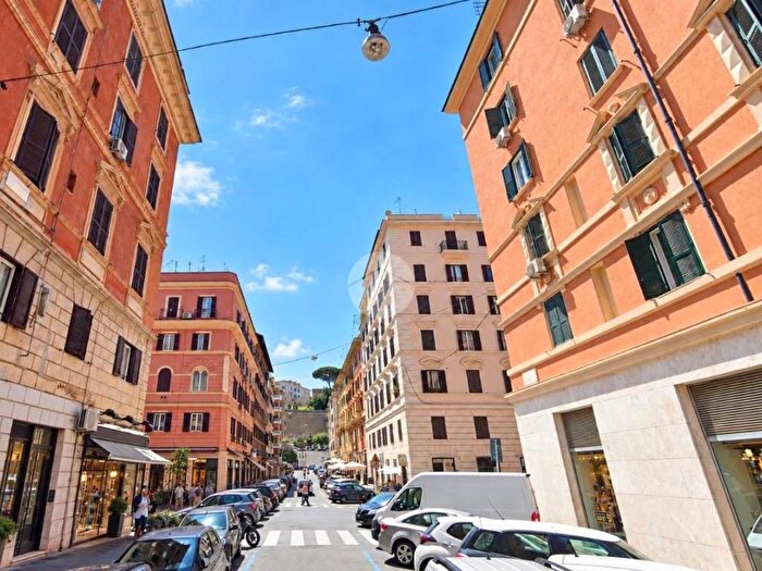Appartamento con 5 locali in vendita in Ad Mura Vaticane, Cipro, Roma