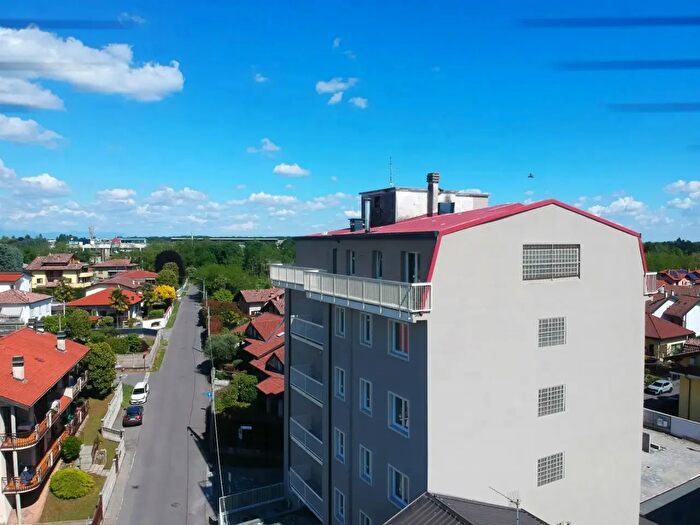 Appartamento bilocale in vendita in Via Mantova, Marnate