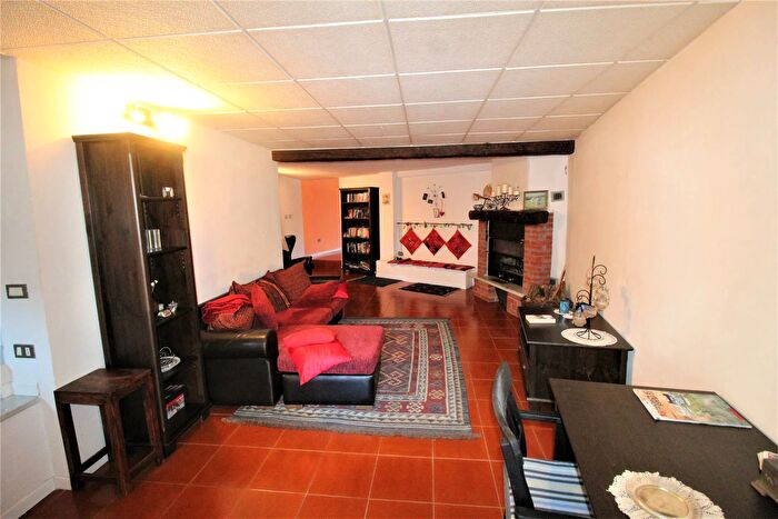 Casa con 7 locali in vendita in Via della Pace, Aulla