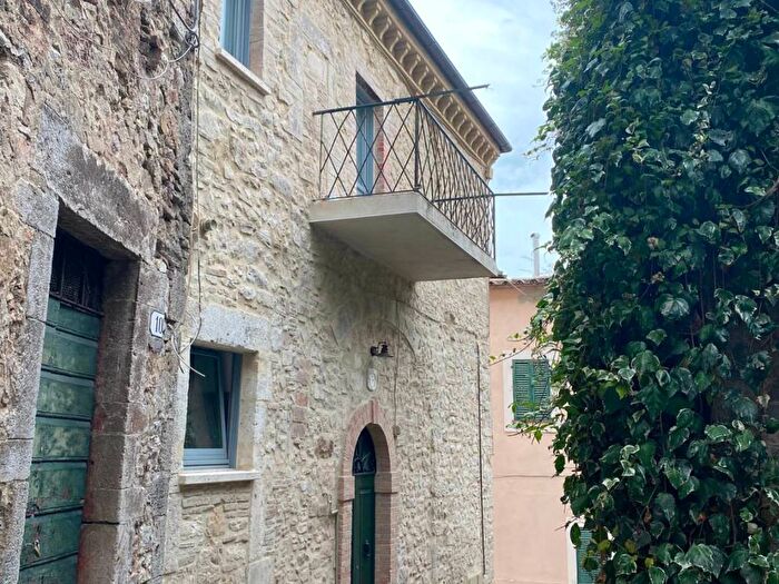 Appartamento quadrilocale in affitto in Via Giuseppe Garibaldi, Centro, Amelia