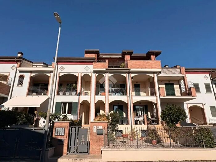 Appartamento quadrilocale in vendita in Via Rossini, Giulianova