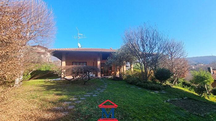 Casa con 8 locali in vendita in Via San Francesco dAssisi, Sorisole