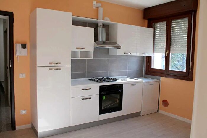 Appartamento bilocale in vendita in Via Garibaldi, Montechiarugolo