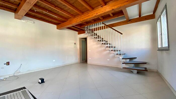 Casa quadrilocale in vendita in Ponsacco