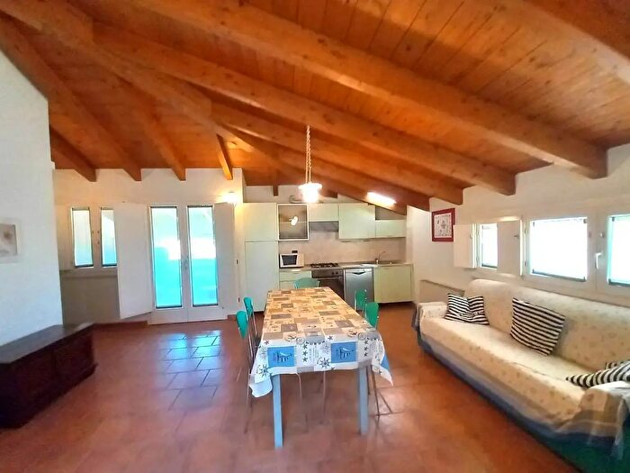 Appartamento con 6 locali in vendita in San Vincenzo