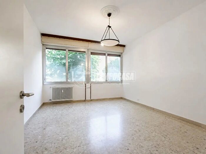 Appartamento trilocale in vendita in Via Alessandro Manzoni, Trezzano Sul Naviglio