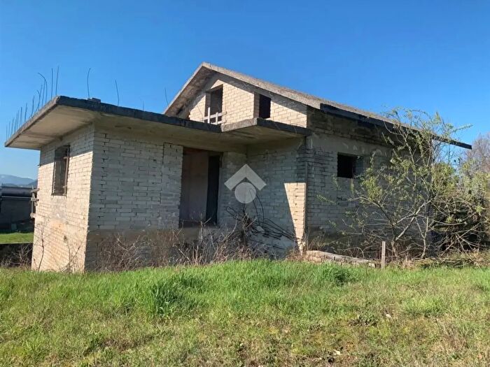 Casa con 5 locali in vendita in Contrada Pozzo Marinaro, Vico Nel Lazio