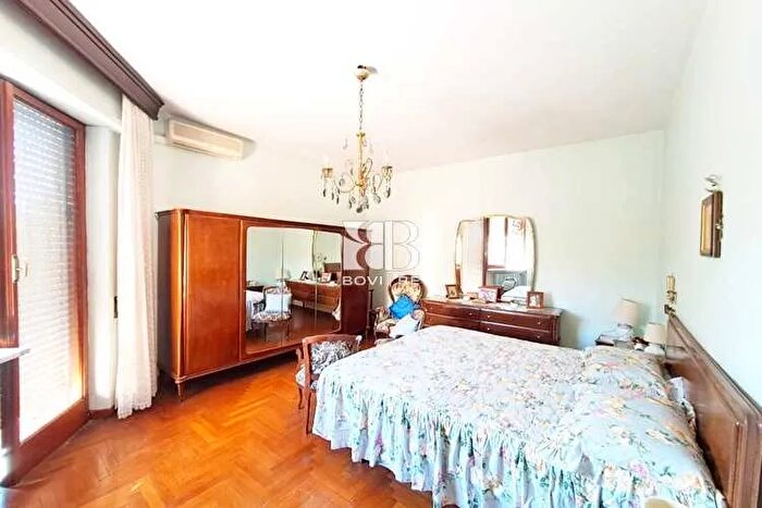 Casa con 7 locali in vendita in Via Saronno RomaPrima Porta, Roma