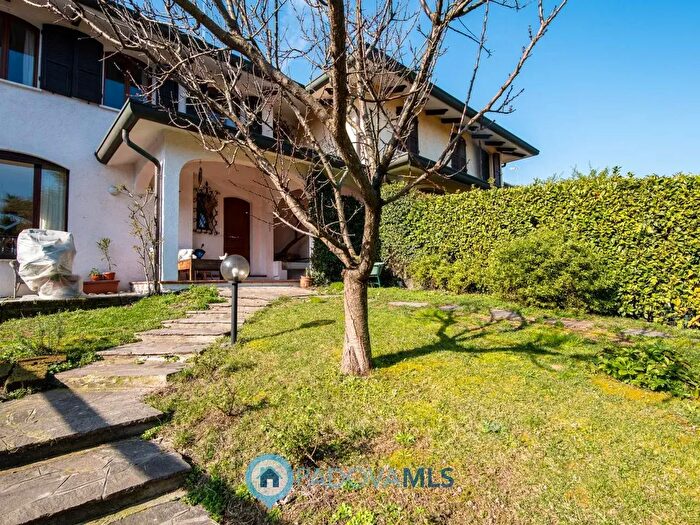 Casa con 7 locali in vendita in Via Bari, Padova
