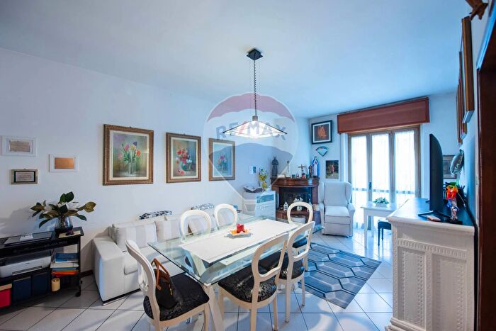 Appartamento trilocale in vendita in Via Roma, Treviolo