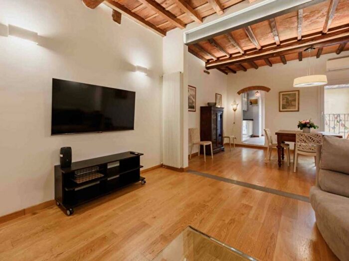 Appartamento bilocale in affitto in Via del Porcellana, Santa Maria Novella, Firenze