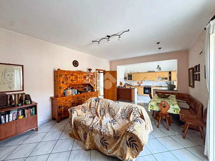 Appartamento quadrilocale in vendita in Via Trentino, Amantea