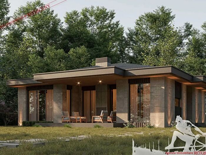 Casa con 8 locali in vendita in Massa